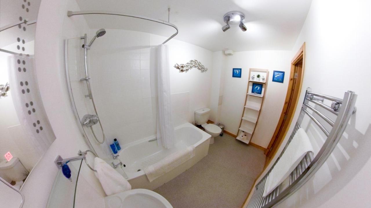Inverness City Centre Apartment With Elevator And Google Chromecast Exteriér fotografie